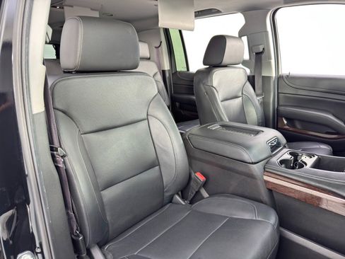 Used 2017 GMC Yukon XL SLT w/ Premium Edition image 42