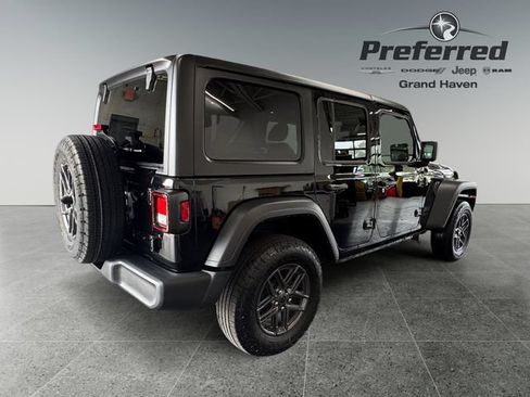 Used 2024 Jeep Wrangler Unlimited Sport AWD/4WD image 21
