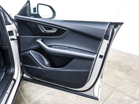 Used 2023 Audi Q8 Premium Plus w/ Premium Plus Package image 25