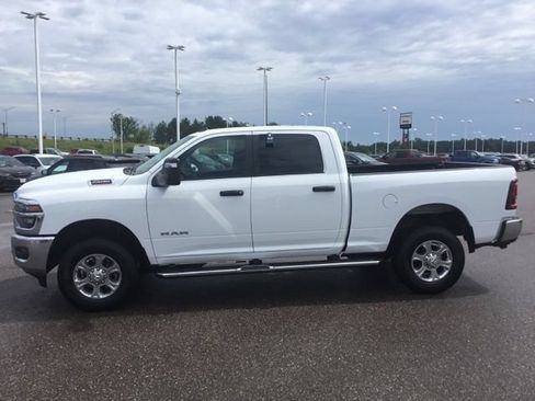 Used 2026 RAM 2500 Big Horn AWD/4WD image 5