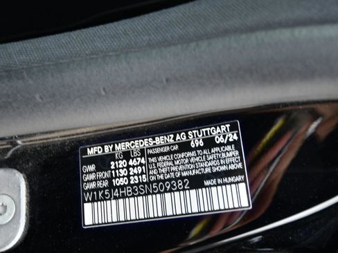 Used 2025 Mercedes-Benz CLA 250 4MATIC image 36