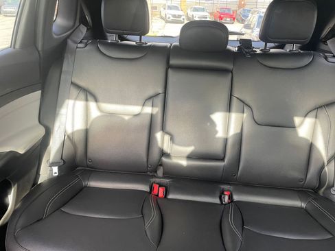 Used 2025 Jeep Compass Limited image 38