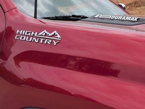 Used 2025 Chevrolet Silverado 2500 High Country w/ Technology Package AWD/4WD image 14