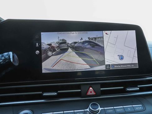 Certified 2025 Hyundai Elantra SEL image 25