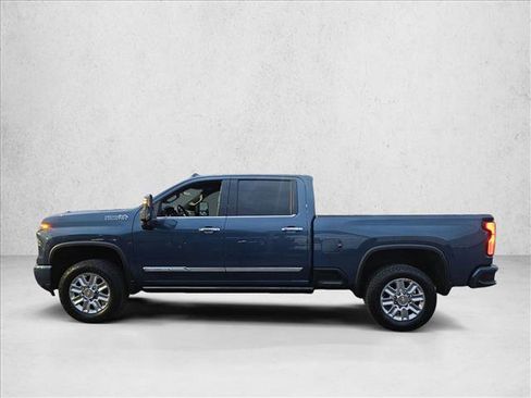 Used 2025 Chevrolet Silverado 2500 High Country w/ Technology Package image 8