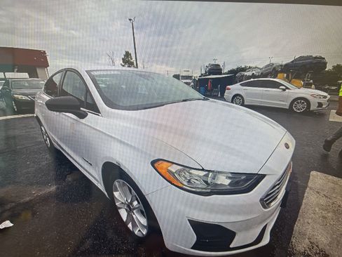 Used 2019 Ford Fusion SE image 6