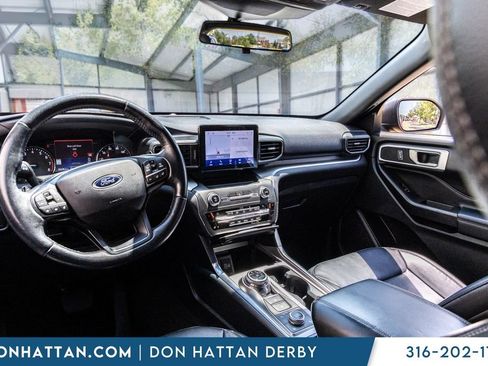 Used 2020 Ford Explorer XLT w/ Equipment Group 202A AWD/4WD image 19