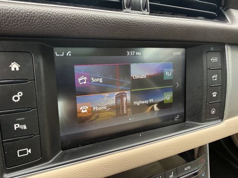 Used 2016 Jaguar XF Prestige RWD image 33