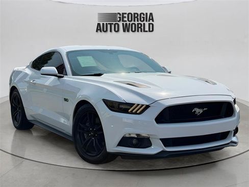 Used 2015 Ford Mustang GT RWD image 2