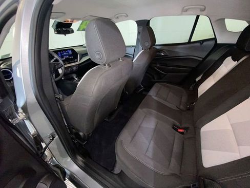 Used 2024 Chevrolet Trax LS w/ LS Convenience Package FWD image 29