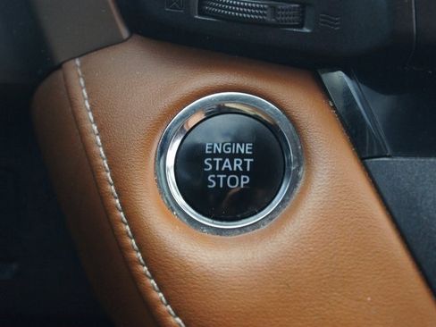 Used 2018 Toyota RAV4 Limited w/ Advanced Technology Package image 10