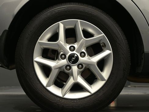 Used 2025 Kia Soul LX w/ LX Technology Package image 8