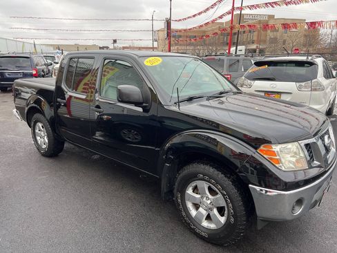 Used 2010 Nissan Frontier SE AWD/4WD image 4