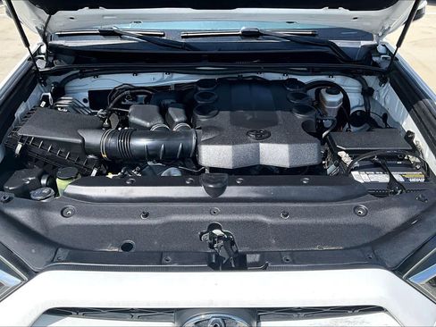 Used 2017 Toyota 4Runner SR5 RWD image 31