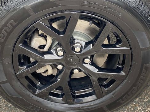 Certified 2024 Jeep Grand Cherokee Altitude image 27