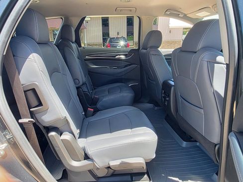 Used 2020 Buick Enclave Essence AWD/4WD image 22
