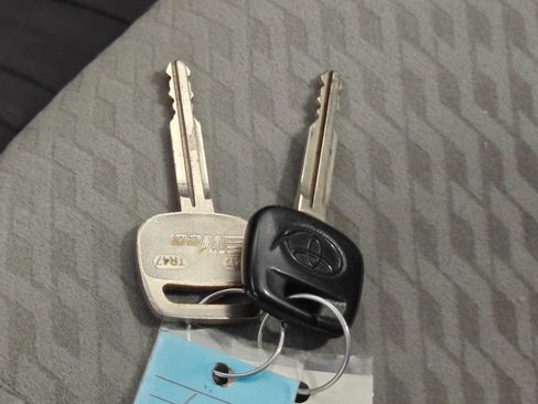 Used 2011 Toyota Tacoma 4x4 Access Cab w/ SR5 Pkg #2 image 12