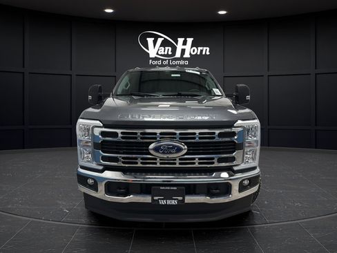 Used 2024 Ford F350 XLT w/ 360-Degree Camera Package AWD/4WD image 2