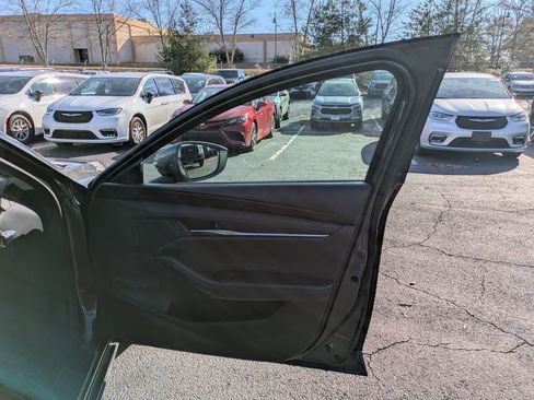 Used 2025 MAZDA MAZDA3 s image 29