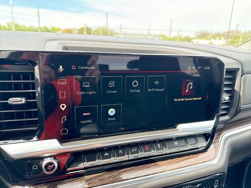 Used 2026 GMC Sierra 1500 Elevation image 12