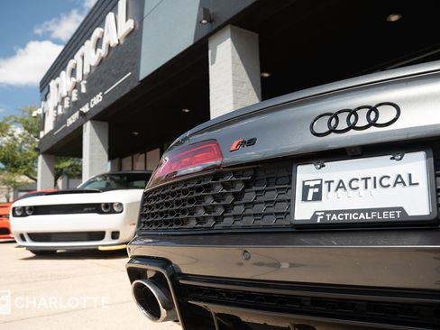 Used 2020 Audi R8 V10 w/ Carbon Exterior Package image 22