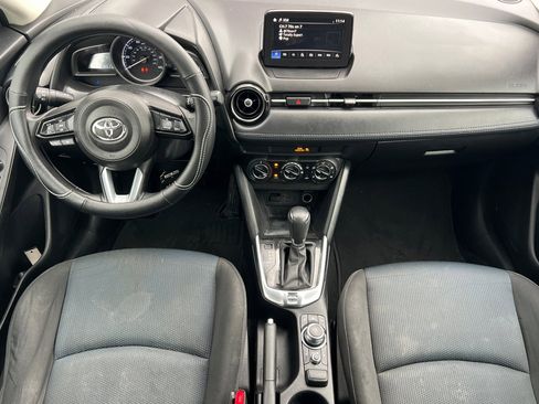 Used 2019 Toyota Yaris LE image 10