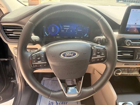 Used 2022 Ford Escape Titanium AWD/4WD image 19