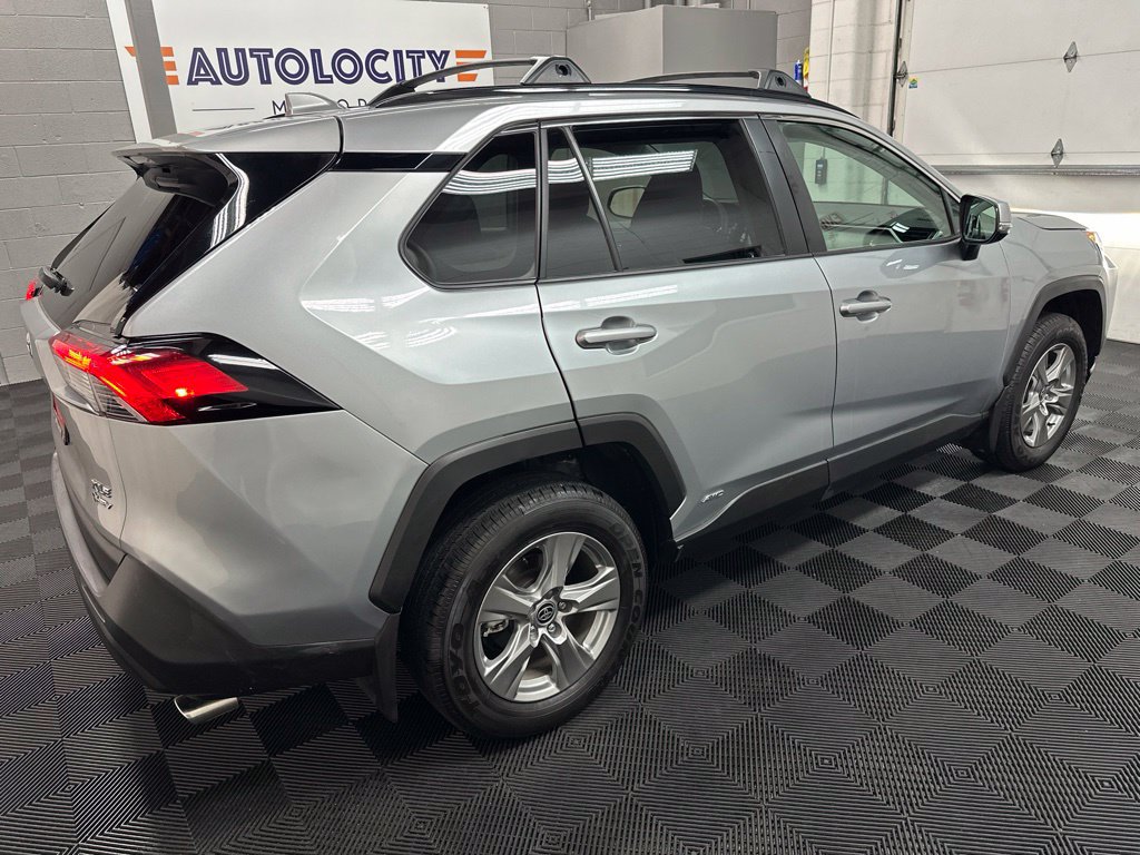 Used 2025 Toyota RAV4 XLE AWD/4WD image 10