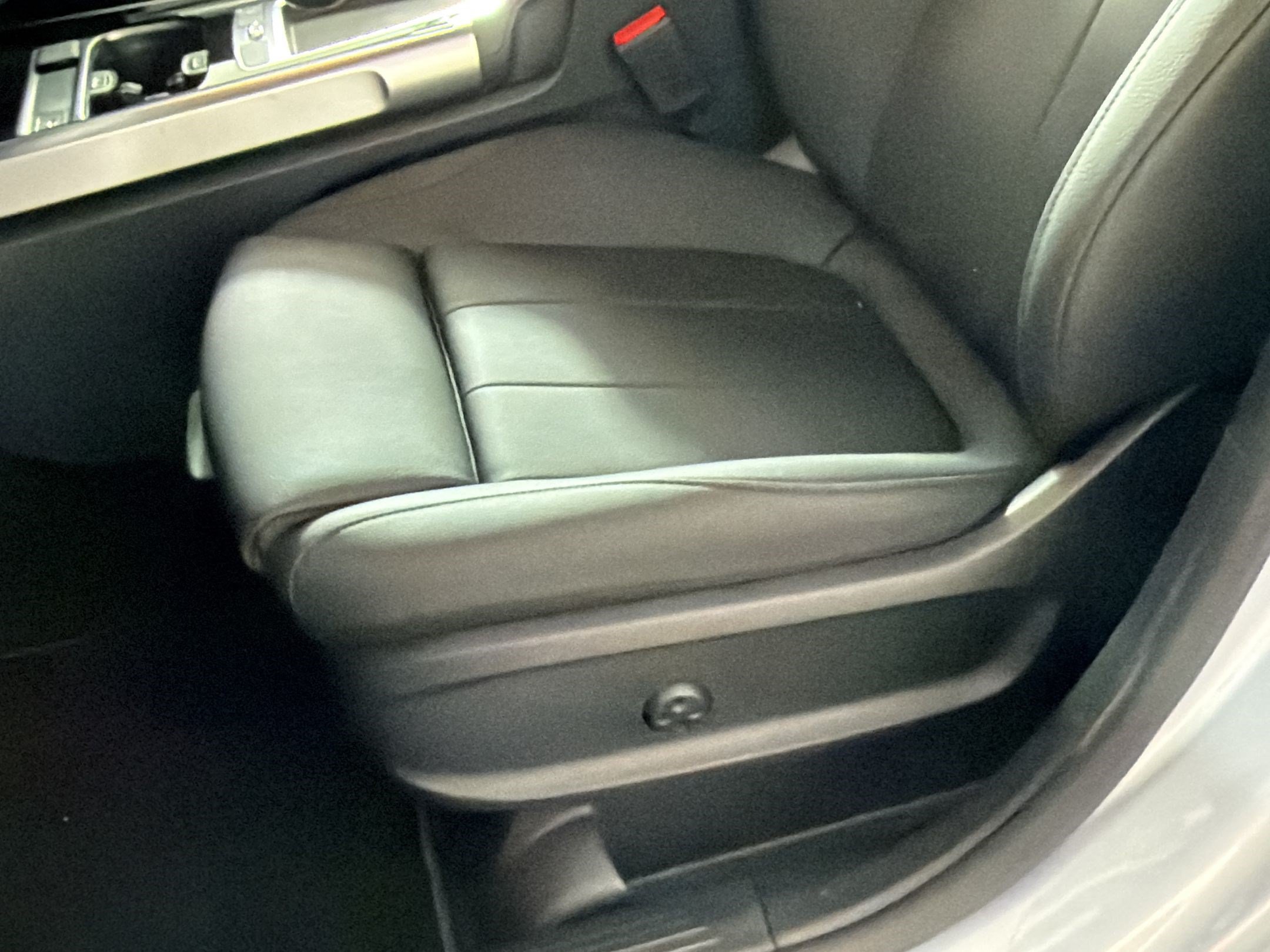 Used 2026 Mercedes-Benz GLB 250 4MATIC image 15