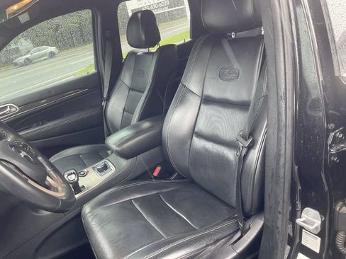 Used 2014 Jeep Grand Cherokee Overland w/ Advanced Technology Group AWD/4WD image 17