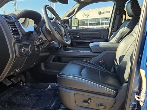 Used 2024 RAM 2500 Limited image 14
