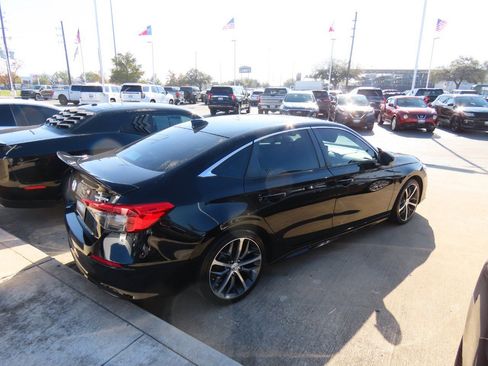 Used 2022 Honda Civic Touring image 10