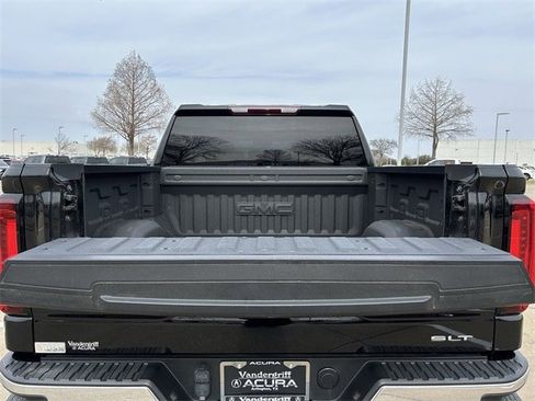 Used 2022 GMC Sierra 1500 SLT image 32