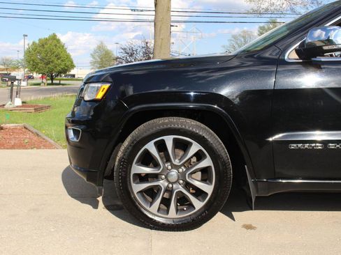 Used 2017 Jeep Grand Cherokee Overland image 48