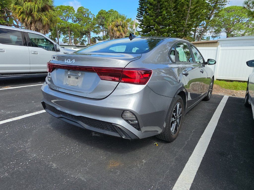 Certified 2022 Kia Forte LXS w/ LXS Technology Package FWD image 16