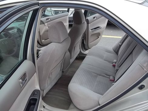 Used 2006 Toyota Camry LE FWD image 9
