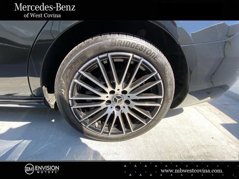 Used 2025 Mercedes-Benz C 300 Sedan image 1