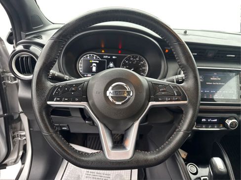 Used 2020 Nissan Kicks SR FWD image 16