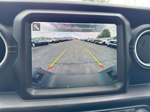 Used 2021 Jeep Gladiator Overland w/ Popular Equipment Package AWD/4WD image 16