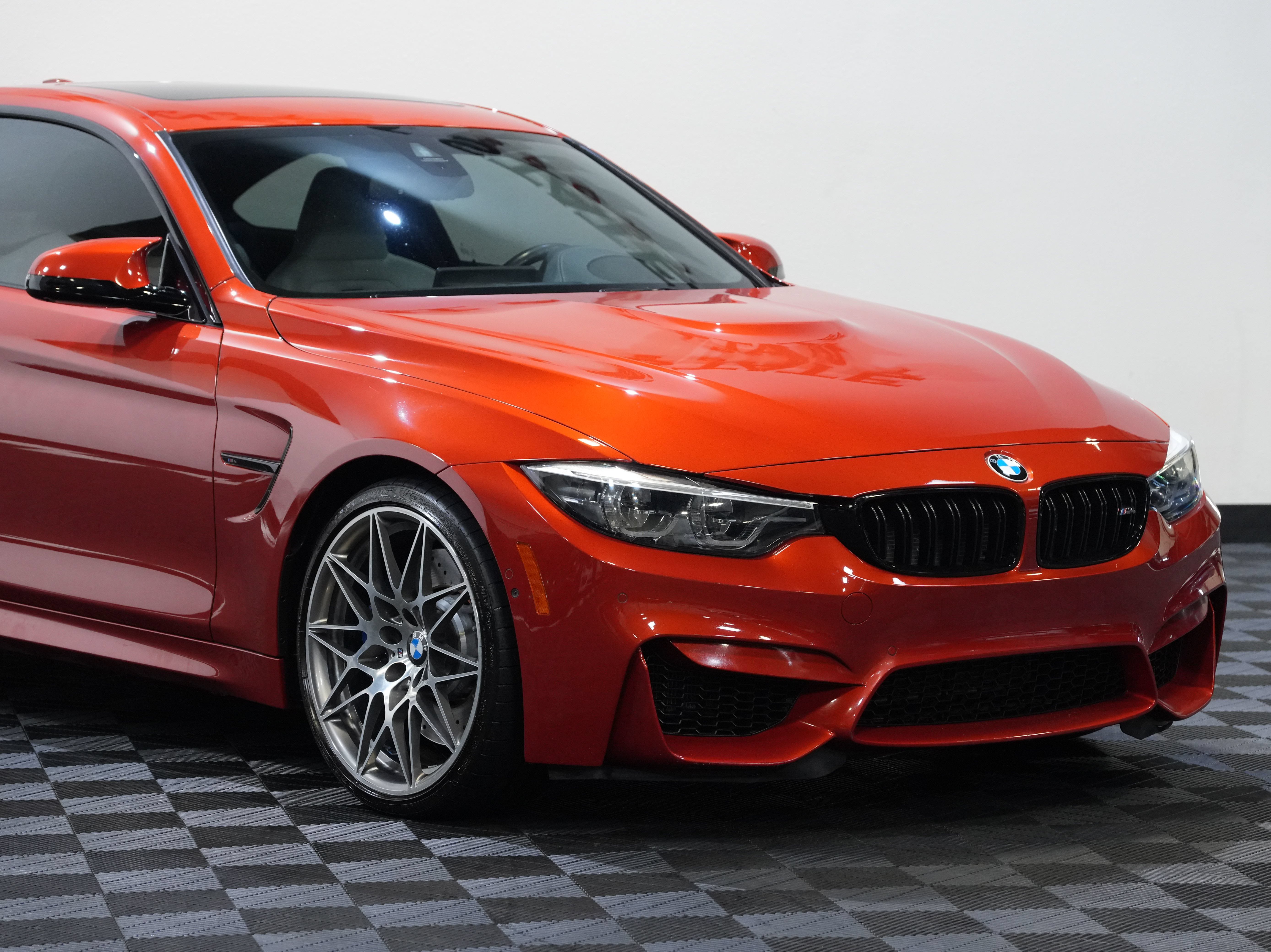 Used 2020 BMW M4 Coupe w/ Competition Package RWD image 9