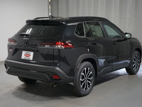 New 2026 Toyota Corolla Cross SE image 8