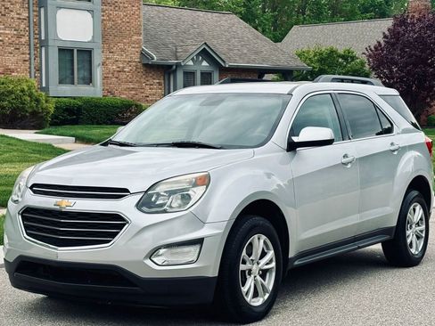 Used 2017 Chevrolet Equinox LT w/ Convenience Package FWD image 1
