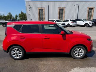 Used 2023 Kia Soul LX w/ Option Group 015 FWD video 1