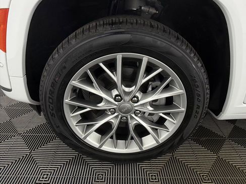 Used 2023 Jeep Grand Cherokee L Summit w/ Advanced Protech Group IV image 12