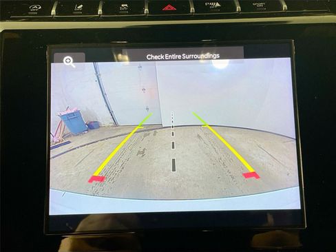 Used 2023 Jeep Grand Cherokee L Laredo image 15