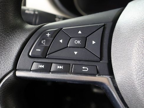 Used 2021 Nissan Versa SV image 35