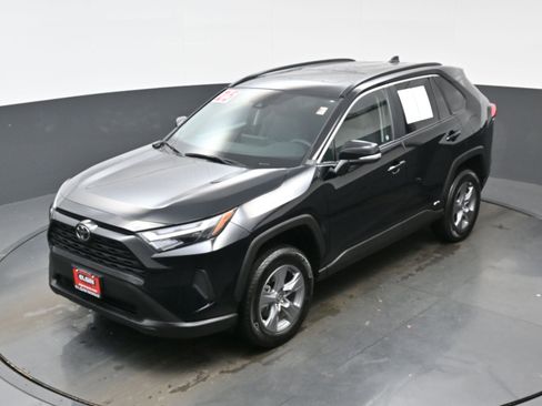 Used 2025 Toyota RAV4 XLE w/ Convenience Package image 37