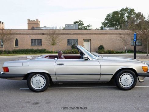 Used 1987 Mercedes-Benz 560 SL image 9