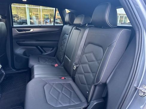 Used 2024 Volkswagen Atlas Cross Sport SE w/ Panoramic Sunroof Package AWD/4WD image 33