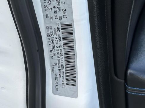 Used 2019 Jeep Grand Cherokee Laredo image 11